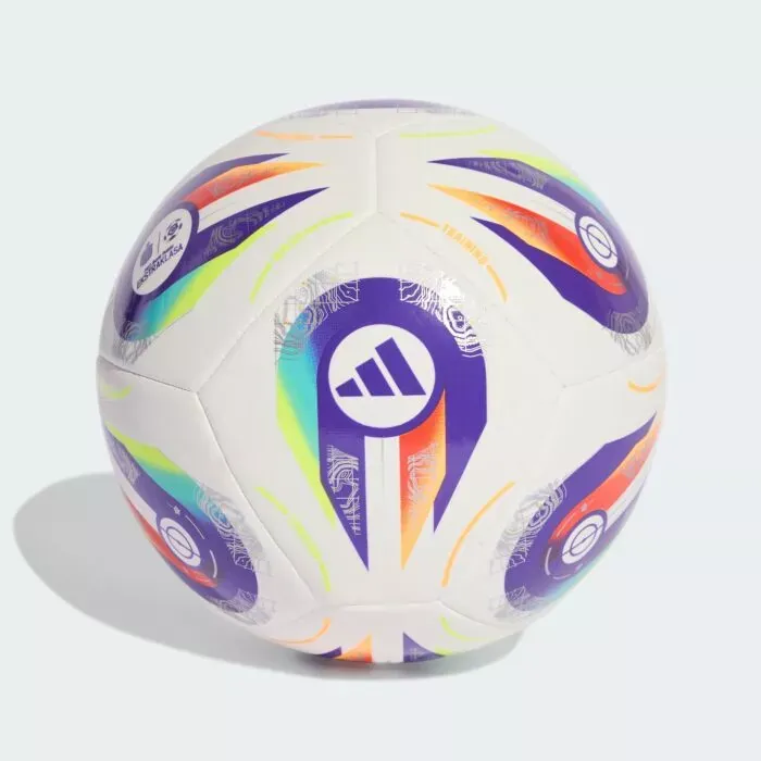 Biała piłka adidas z kolorowym wzorem na zdjęciu produktu w sklepie Martes Sport.